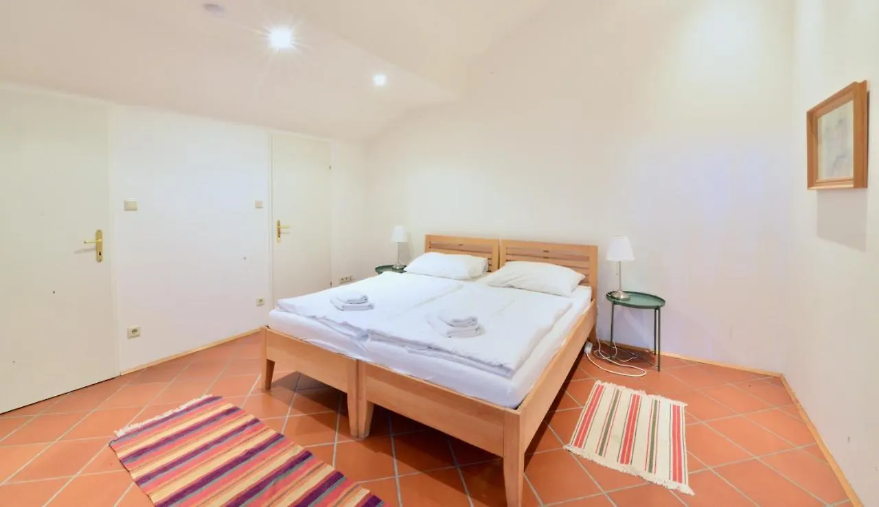 Spacious Flat With Panoramic View Vienna 0*,